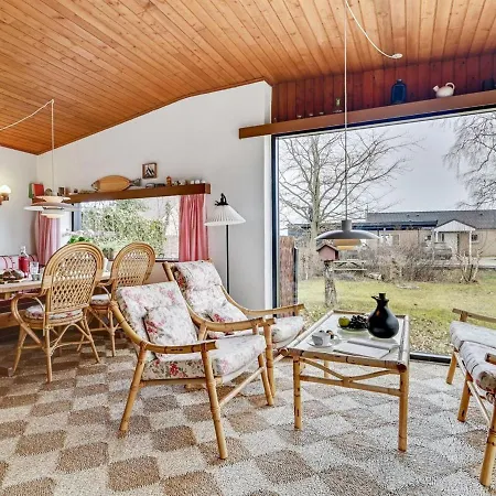 Tatil Evi Lavrens - 200m From The Sea In Djursland And Mols By Interhome *